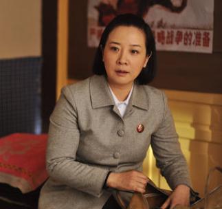 陈小艺母亲:52岁陈小艺“出轨门”后罕曝光，登央视身材发福差点认不出？