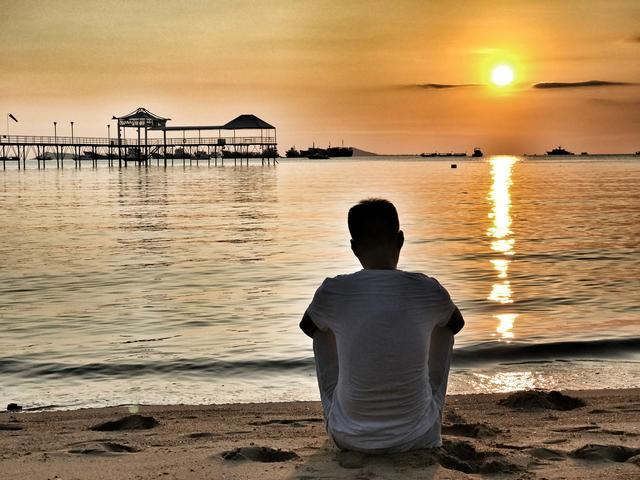 思念是一种美丽的孤独是什么意思(孤单的思念)