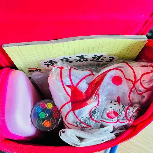 人类幼崽成长记：吃饭收拾样样行