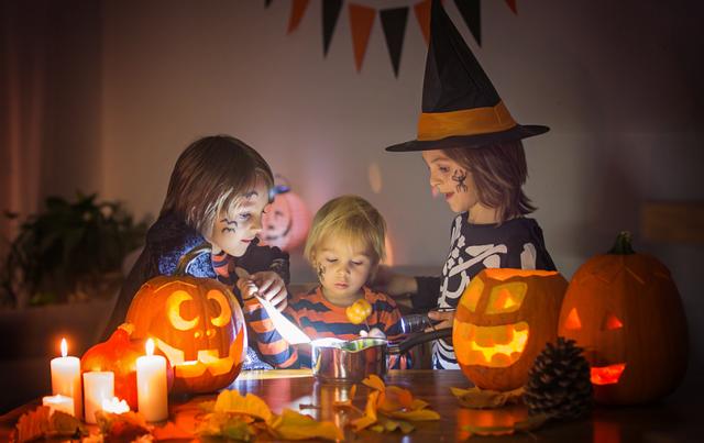 奇幻万圣节“一起剪”萌娃搞怪短视频