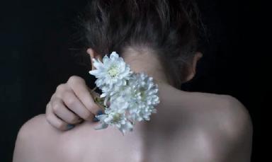 @长期被失眠困扰的人：睡前捶背宁心安神