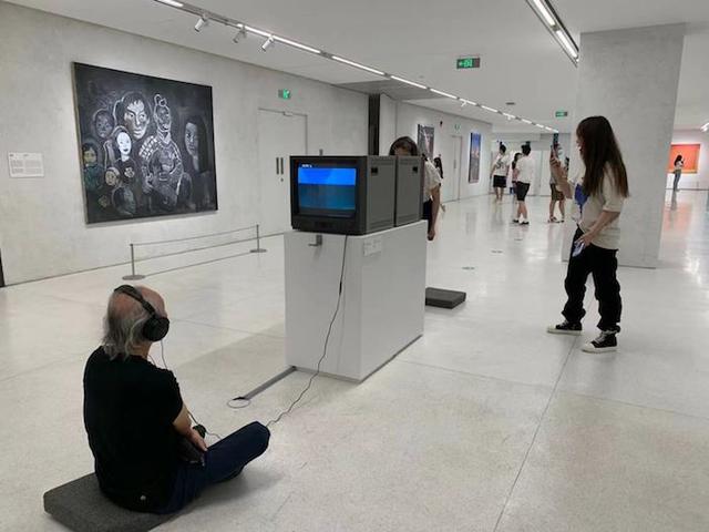 仙境幻想平衡法师:评展｜美术馆里的“打卡人”与“观展人”