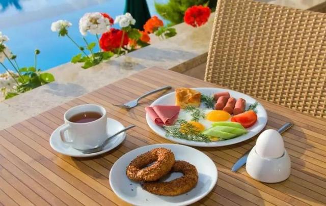 中年人被肠胃疾病“盯上”的原因有哪些？