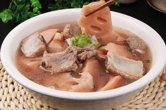 秋已至暑未减，热湿燥共存，适合煲什么汤？