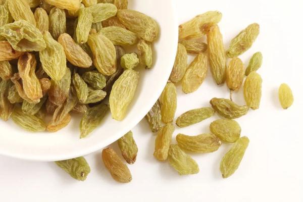 含铁量是葡萄的15倍！葡萄干这么吃，营养翻倍，帮你养出好气血