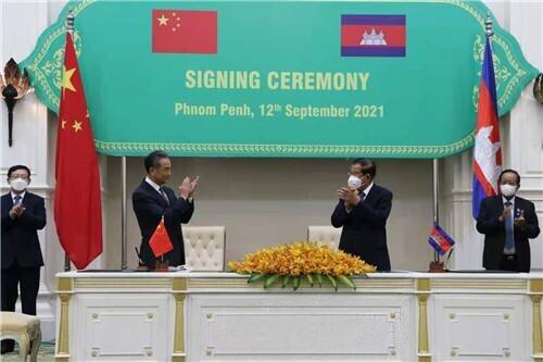 王毅访问柬埔寨，首相洪森：柬虽是小国，但不会在压力下退缩