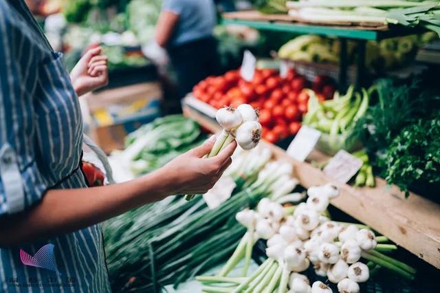 多人患癌都是“自找”的！肿瘤专家教你如何防癌→