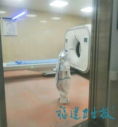揪心！4岁儿童穿防护服独自做CT？后续曝光……