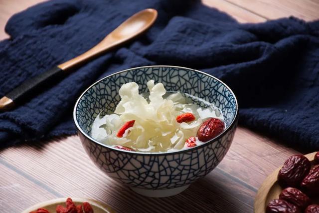 秋燥易生口舌疮，中医教你食疗方