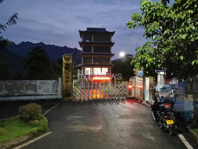 无法团圆的中秋：贵州侧翻客船上有四个学校的学生，出航时间比以往顺延一天