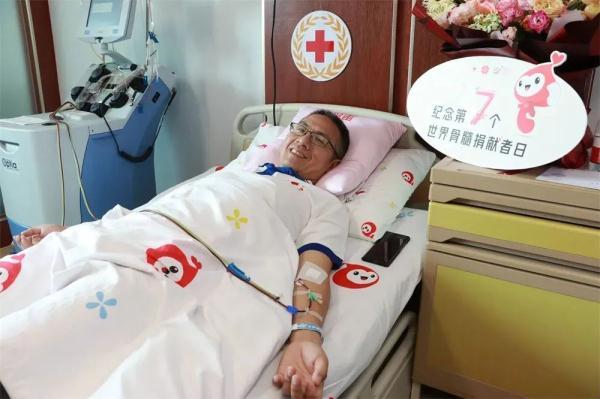 杭州一辅警突然脱岗半个月，领导：了不起，奖金照发，还要奖