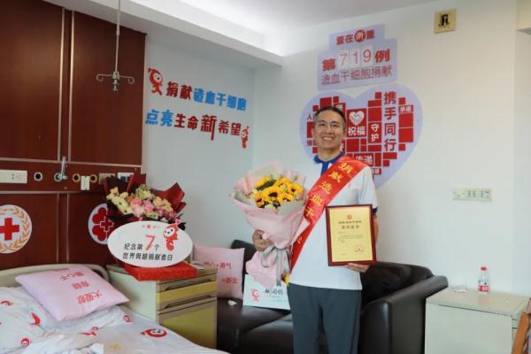 杭州一辅警突然脱岗半个月，领导：了不起，奖金照发，还要奖
