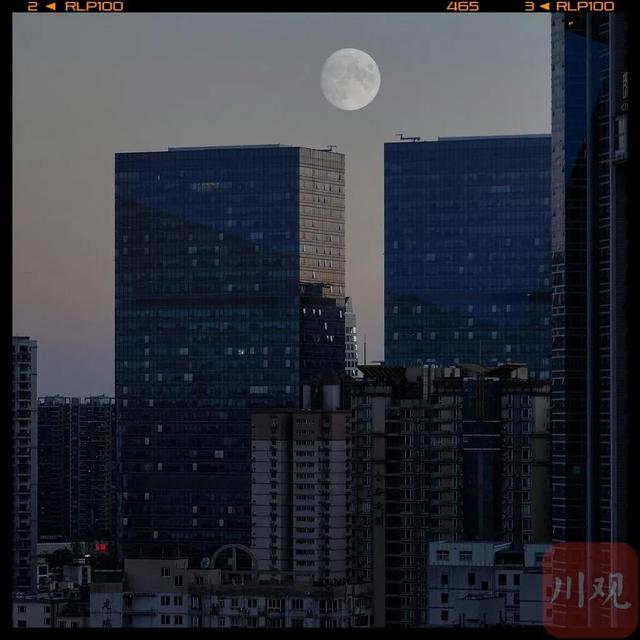 今年中秋朋友圈晒月亮大赛，冠军已提前内定