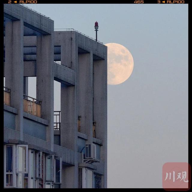 今年中秋朋友圈晒月亮大赛，冠军已提前内定