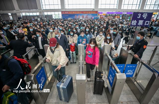 全国各地迎来返程高峰