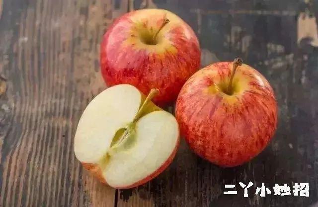 【健康】常吃苹果的人，一定要注意这“四不吃”
