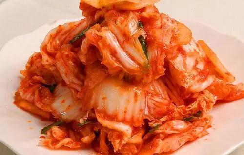 又到一年腌菜时 腌菜好吃也得悠着点