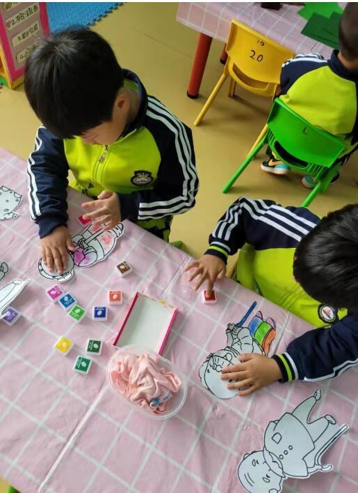 文圣区教师进修学校组织区属幼儿园开展创意美术观摩活动