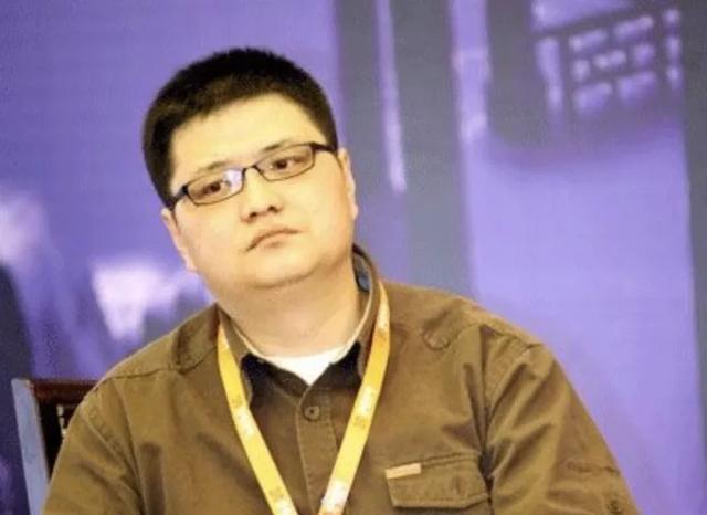 对战马化腾，“不爽”雷军：百亿富豪发迹史