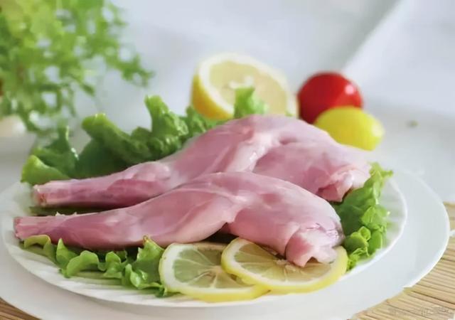 年龄大了，要常吃肉？医生：过了50岁，不妨多吃3种肉