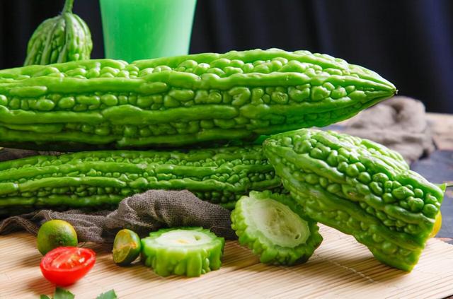 胃不好的人注意：蔬菜要挑着吃，这5种请嘴下留情，或让胃舒服点