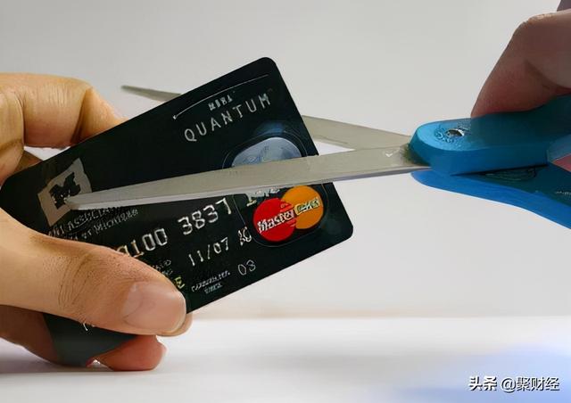 “闲置”停用的银行卡，没有去注销，多年后该卡会欠银行钱吗？