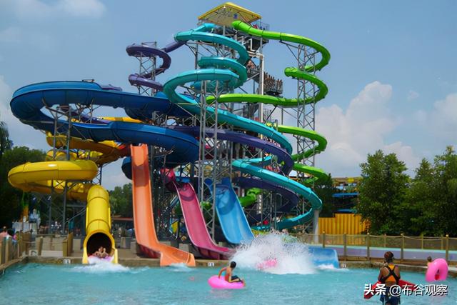 辽宁投资30亿的商场，可容纳顾客300万人，却因选址失误沦为笑柄