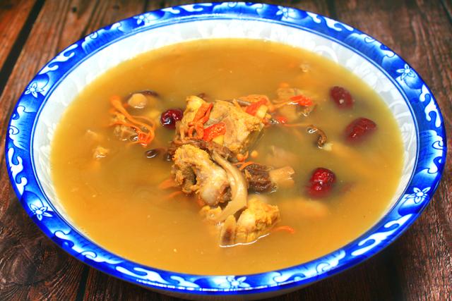 冬天，不管有钱没钱，这6种汤多给孩子煲，每周几次，好处多多