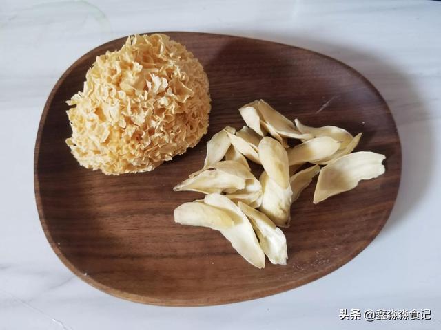 霜降一到多喝4白汤，80岁老奶奶的养生方，润肺止咳皮肤有光泽