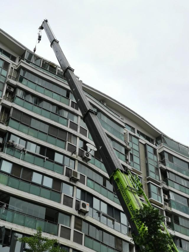 吊车装空调外机