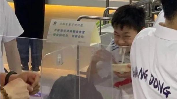全红婵集万千宠爱于一身！恩师却不让她接受采访，3原因体现伟大