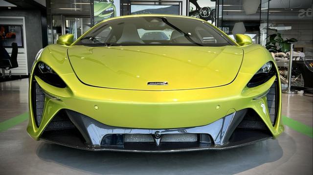 迈凯伦新车选择了V6+混动，究竟是进化还是退化？