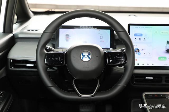 620公里续航，代价高配快充家用SUV，省钱又好养活，实拍合创Z03