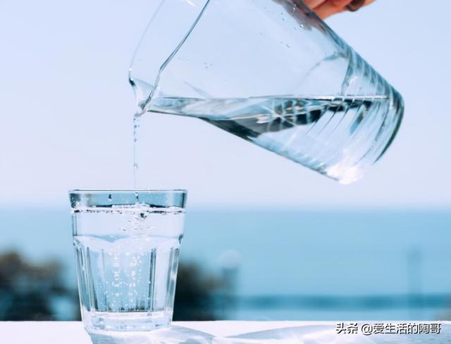 60岁是养寿的黄金期，4件事常做到，5种营养也要记得补，健康长寿