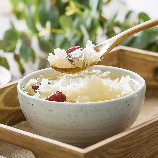 秋季多吃"二白三果"，口不干了、咳嗽少了，滋润整个秋天