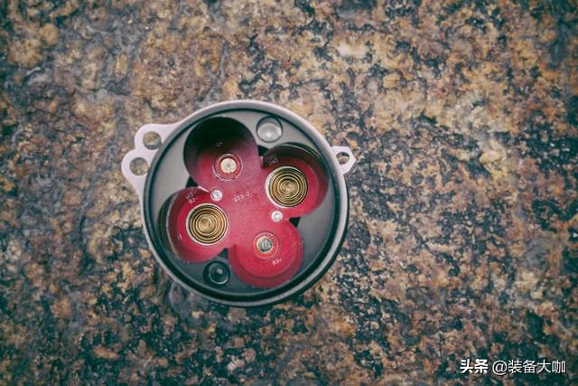 这款三眼小钢炮竟有18000流明——Lumintop雷明兔GT3手电