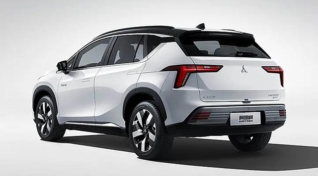 广汽三菱阿图柯亮相广州车展，综合续航520km