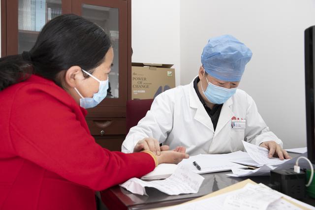 肺癌患者：喝藥1周后沒啥效果，1個月后咳嗽止，1年后我正常上班