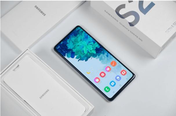 三星再为粉丝送福利，120Hz+3200万前摄+IP68，已跌至2999元