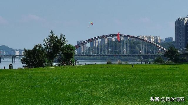 四川最“吃香”的3市，人口多产业强，百强里成都不再“独秀”