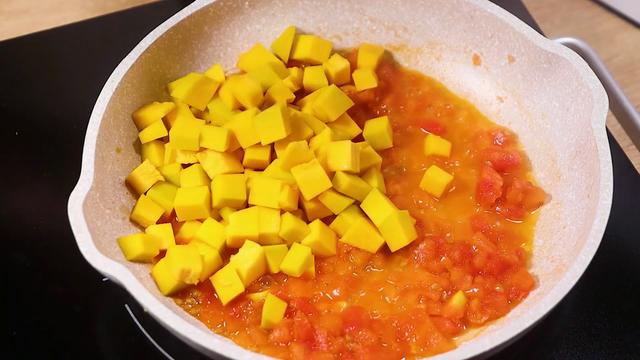 一口补钙，两口补锌，出锅娃就吃光了，猛长个，专治不长个的宝宝