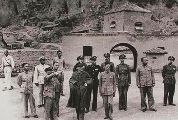 1947年蒋介石秘访延安，参观毛主席窑洞