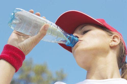 着急喝水，热水和冷水“相掺”，对身体有什么影响？不妨早知晓