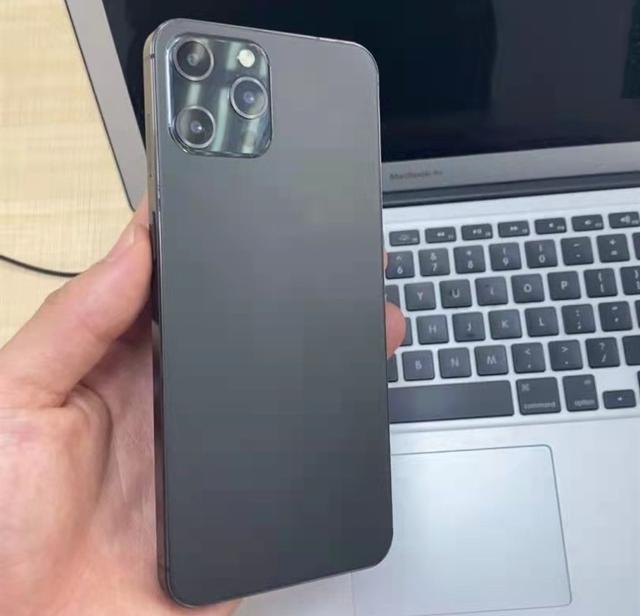金属边框+AG玻璃，8GB+128GB版跌至639元，外观致敬iPhone13Pro