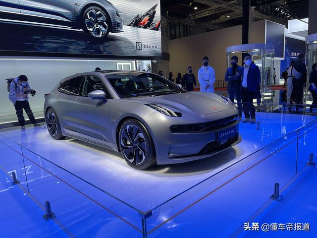 探馆 | 爆裂红！极氪001空气悬架版亮相天津车展，10月下旬交付