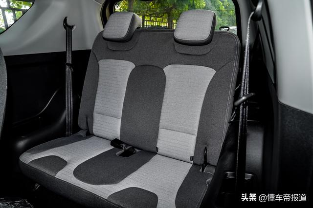 新车｜到底和宏光MINI EV谁更值？实拍低配奇瑞小蚂蚁20万蚁粉款