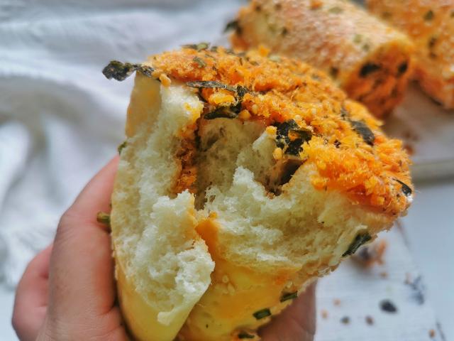 在家做香葱肉松面包卷 低糖少油 真材实料 比面包店买的要好吃 太阳信息网