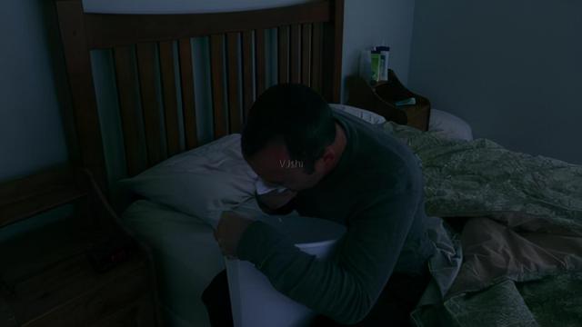 50岁后经常在半夜醒来？这三个原因也要考虑