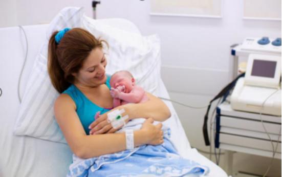 为什么现在的孕妇爱练瑜伽？防止身材变形还助生产，谁会不愿意学