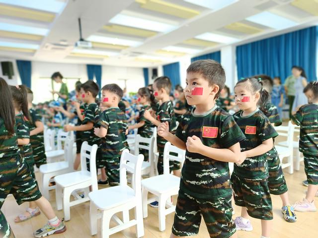 市北幼儿园：大手牵小手 兵心暖童心